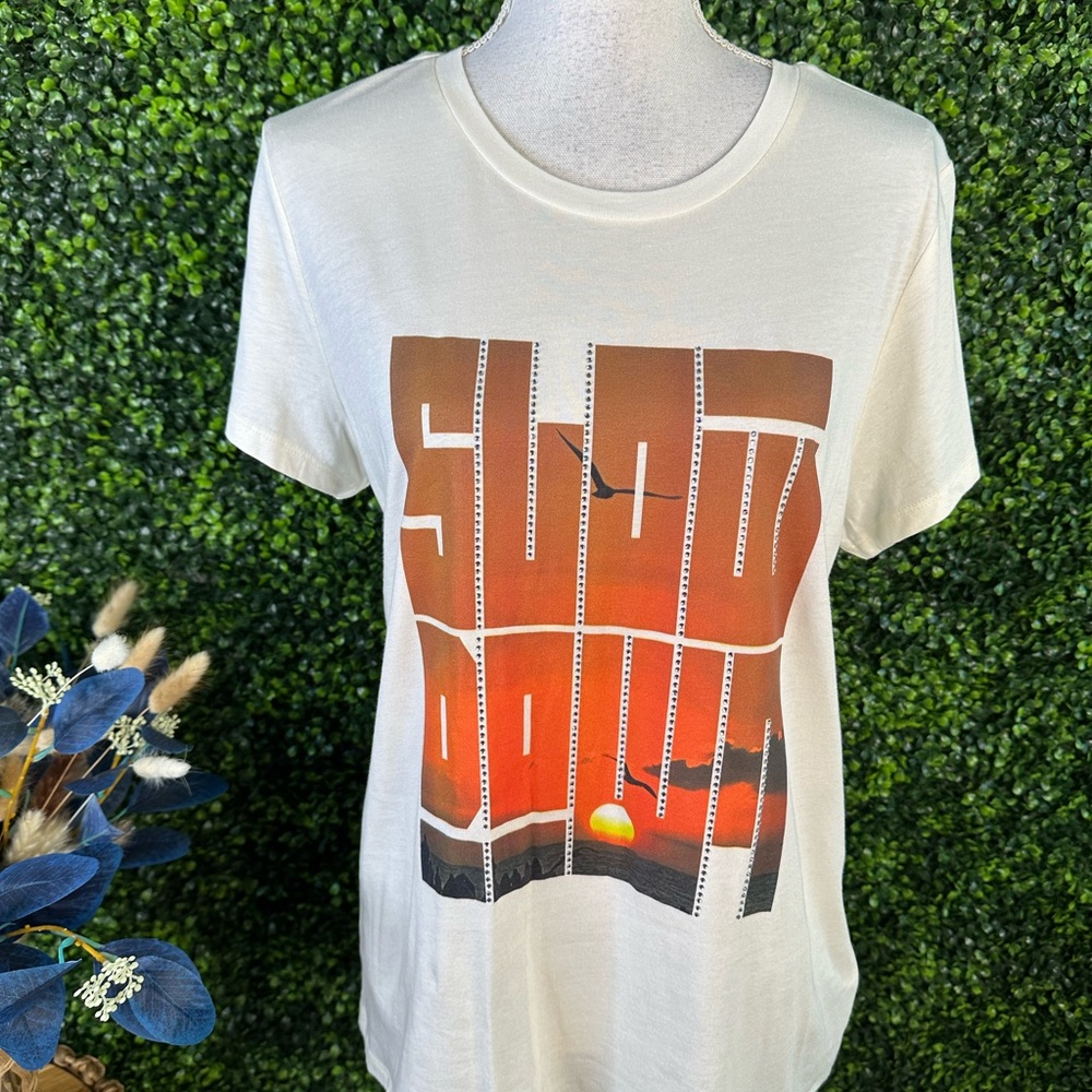 Nwt  guess Graphic Tee with Sunset‎ Design and rhinestones